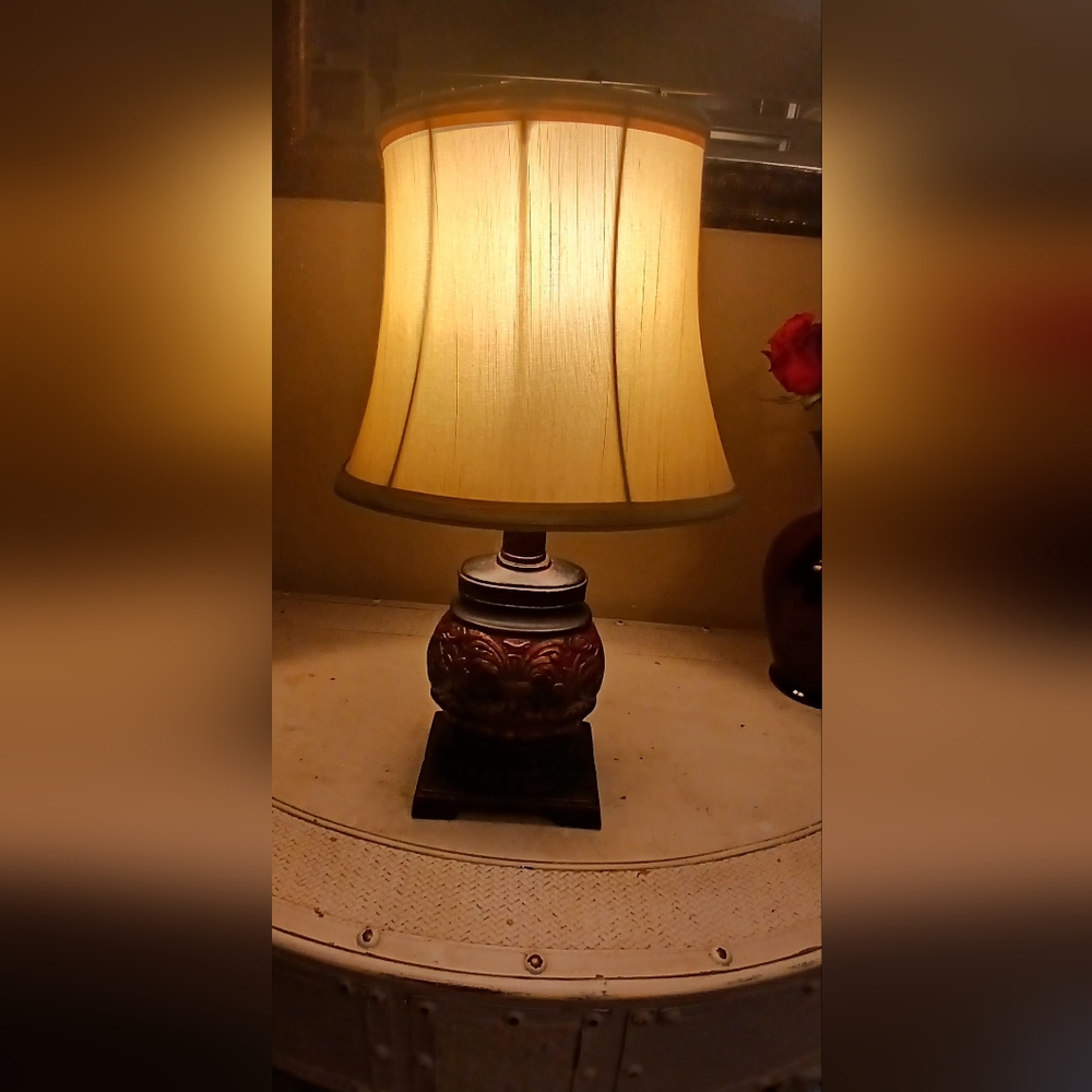 Elegant Table Lamp with Intricate Design - Picture 3 of 3